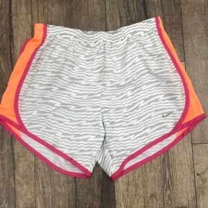 Girls Y XL Nike Dri-Fit Shorts